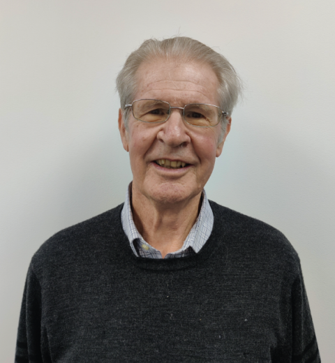Dr. Bruce Knox
